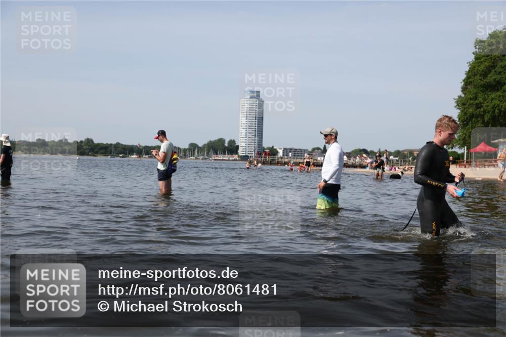 22.06.2025 - Viking Triathlon Michael Strokosch http://msf.ph/oto/8061481 22.06.2025 10:46:16 Schwimmen 121, 144, 213, 225, 406, 525, 647 meine-sportfotos.de