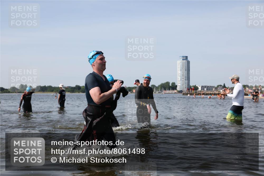 22.06.2025 - Viking Triathlon Michael Strokosch http://msf.ph/oto/8061498 22.06.2025 10:46:20 Schwimmen 60, 121, 144, 213, 225, 406 meine-sportfotos.de