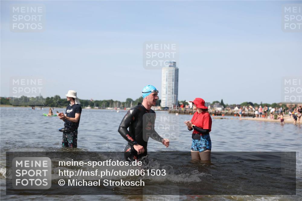 22.06.2025 - Viking Triathlon Michael Strokosch http://msf.ph/oto/8061503 22.06.2025 10:25:49 Schwimmen 10, 49, 420, 455, 485, 544, 557, 642 meine-sportfotos.de
