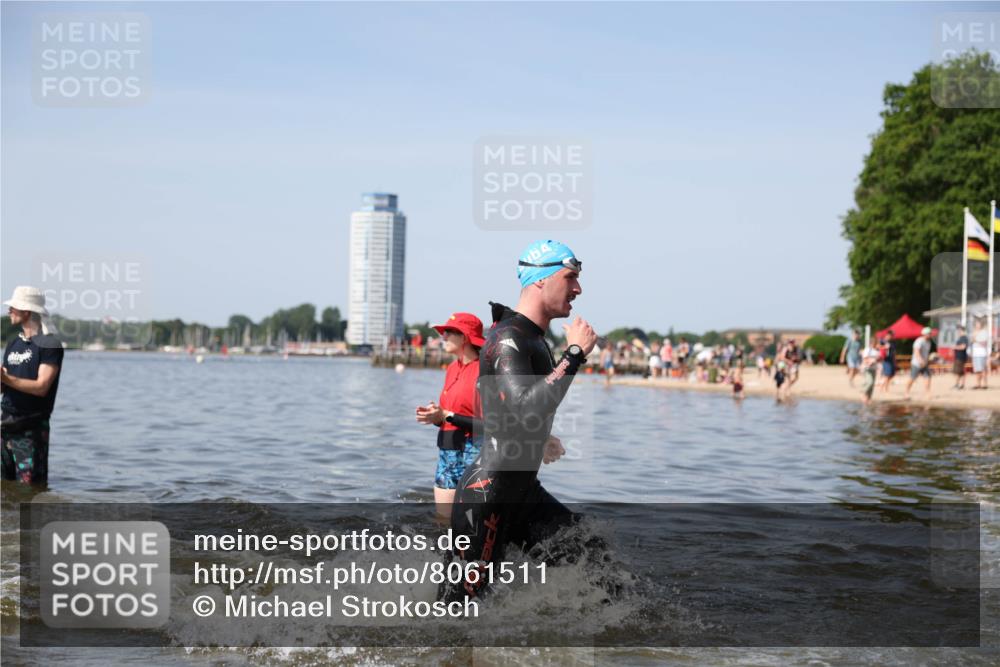 22.06.2025 - Viking Triathlon Michael Strokosch http://msf.ph/oto/8061511 22.06.2025 10:25:50 Schwimmen 10, 49, 420, 455, 485, 544, 557, 642 meine-sportfotos.de