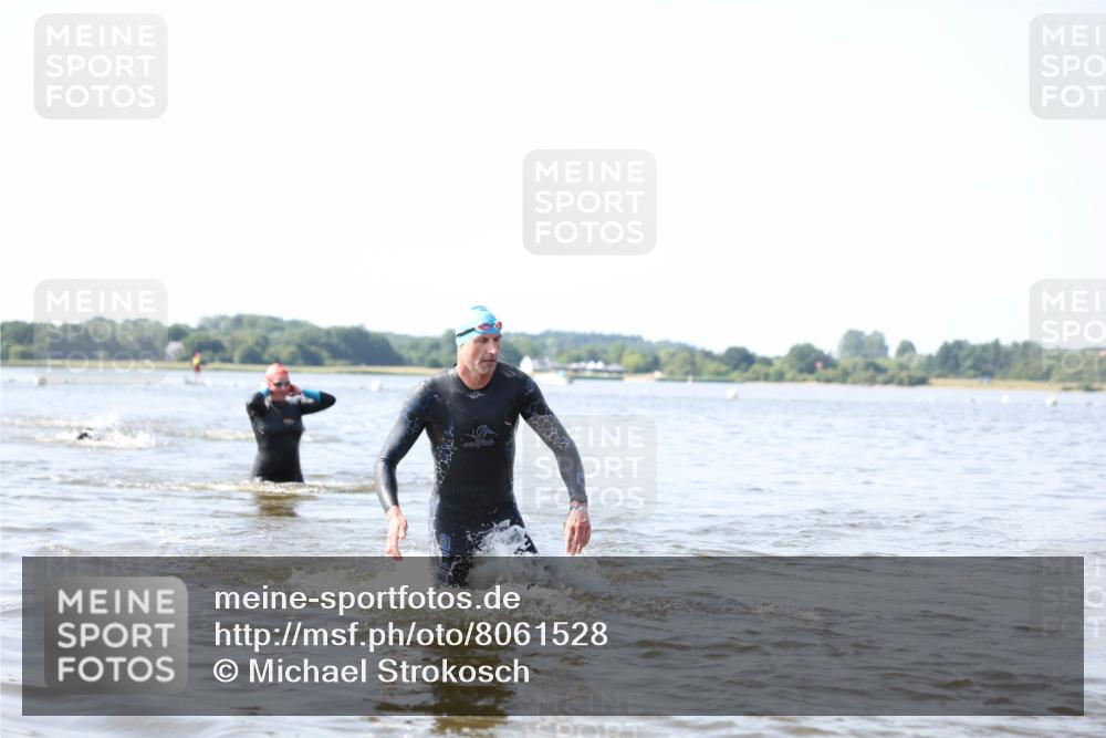 22.06.2025 - Viking Triathlon Michael Strokosch http://msf.ph/oto/8061528 22.06.2025 10:25:54 Schwimmen 10, 49, 455, 485, 544, 557, 642 meine-sportfotos.de