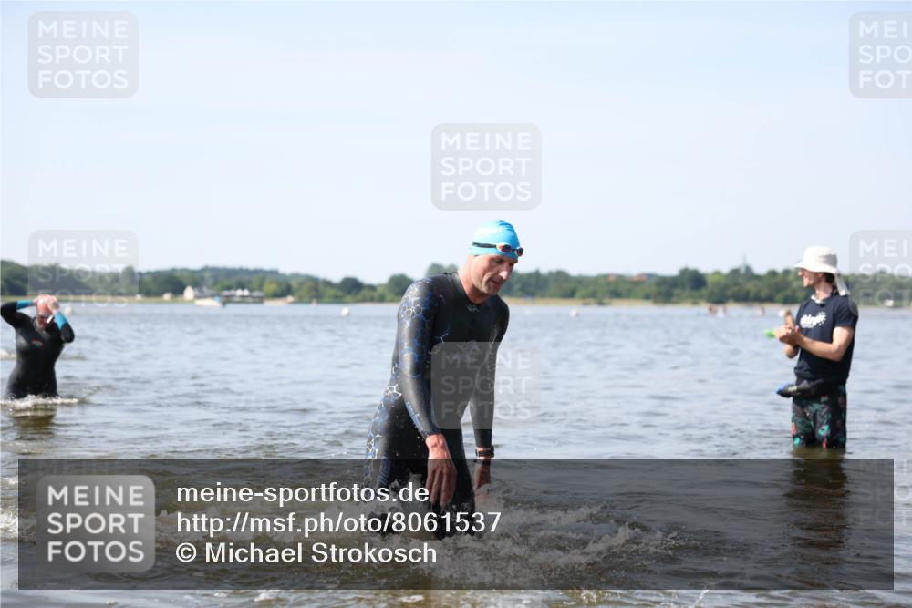 22.06.2025 - Viking Triathlon Michael Strokosch http://msf.ph/oto/8061537 22.06.2025 10:25:56 Schwimmen 10, 49, 455, 485, 557, 642 meine-sportfotos.de
