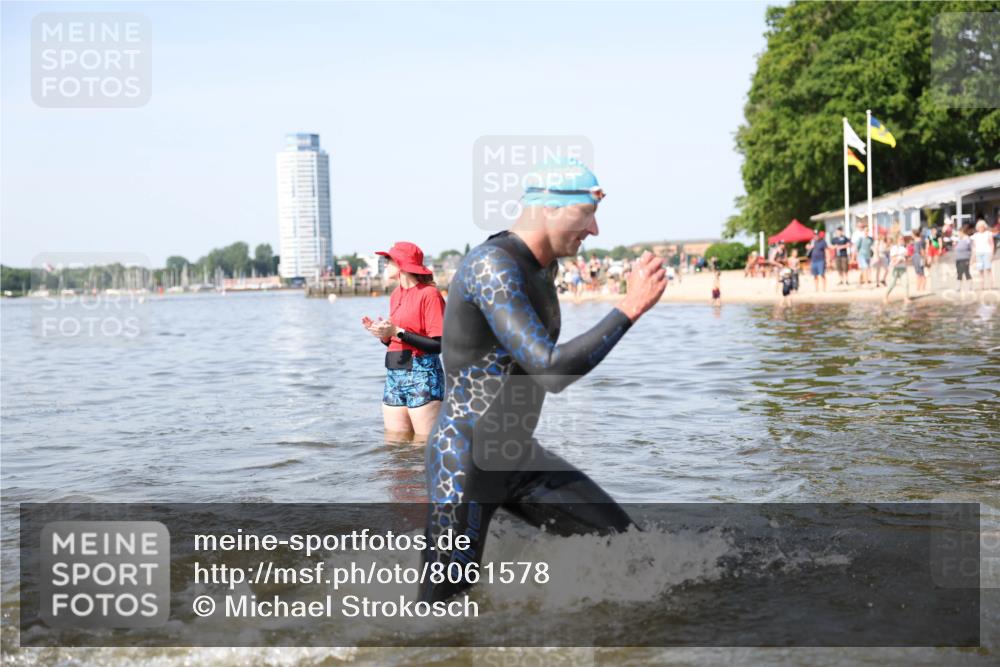 22.06.2025 - Viking Triathlon Michael Strokosch http://msf.ph/oto/8061578 22.06.2025 10:25:58 Schwimmen 49, 617, 642 meine-sportfotos.de