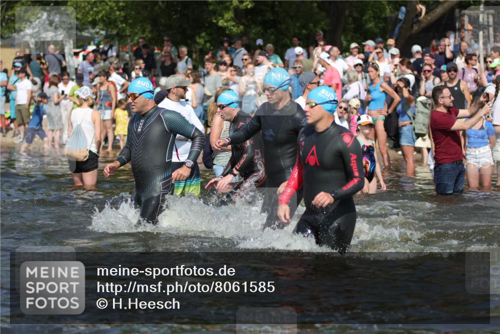 22.06.2025 - Viking Triathlon H.Heesch http://msf.ph/oto/8061585 22.06.2025 10:04:14 Schwimmen 141, 142, 156, 185, 199, 276, 351, 474, 493, 529 meine-sportfotos.de