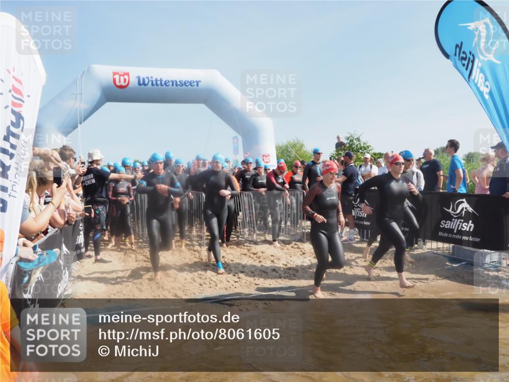 22.06.2025 - Viking Triathlon MichiJ http://msf.ph/oto/8061605 22.06.2025 10:07:01 Schwimmen 64, 183, 244, 321, 328, 369, 431, 467, 468, 479, 494, 498, 533, 631, 649 meine-sportfotos.de