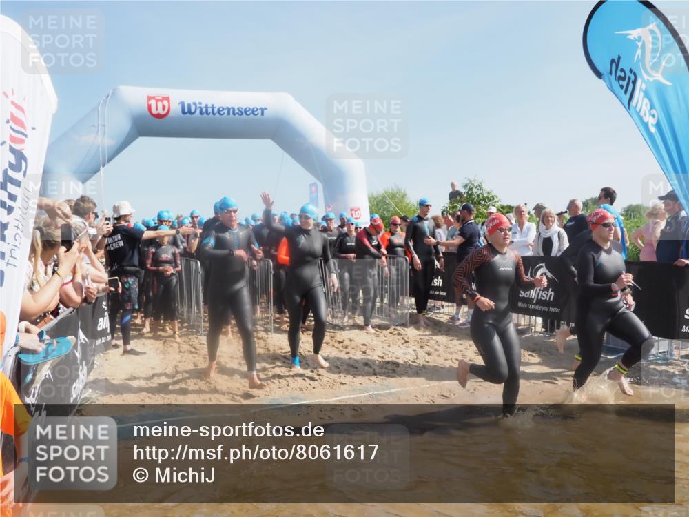 22.06.2025 - Viking Triathlon MichiJ http://msf.ph/oto/8061617 22.06.2025 10:07:02 Schwimmen 64, 183, 244, 321, 328, 369, 431, 467, 468, 479, 494, 498, 533, 631, 649 meine-sportfotos.de