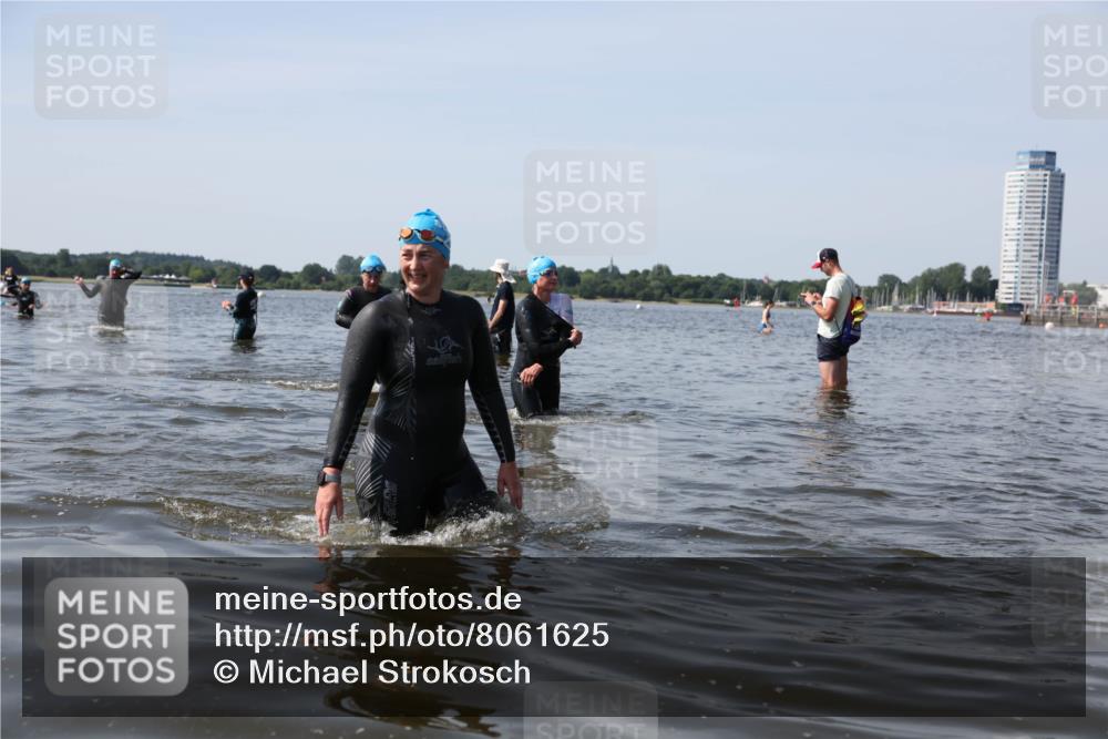 22.06.2025 - Viking Triathlon Michael Strokosch http://msf.ph/oto/8061625 22.06.2025 10:46:40 Schwimmen 60, 143, 206, 333, 479, 498, 515 meine-sportfotos.de