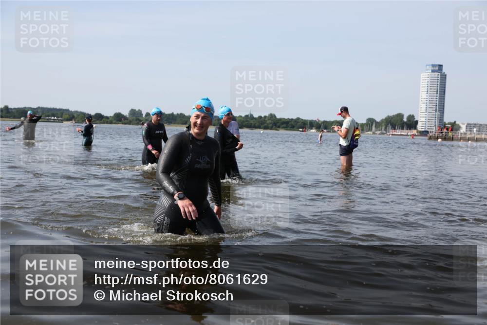22.06.2025 - Viking Triathlon Michael Strokosch http://msf.ph/oto/8061629 22.06.2025 10:46:40 Schwimmen 60, 143, 206, 333, 479, 498, 515 meine-sportfotos.de
