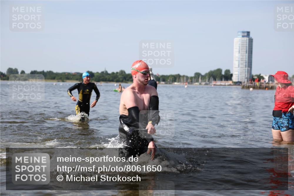 22.06.2025 - Viking Triathlon Michael Strokosch http://msf.ph/oto/8061650 22.06.2025 10:26:09 Schwimmen 9, 526, 617, 642 meine-sportfotos.de