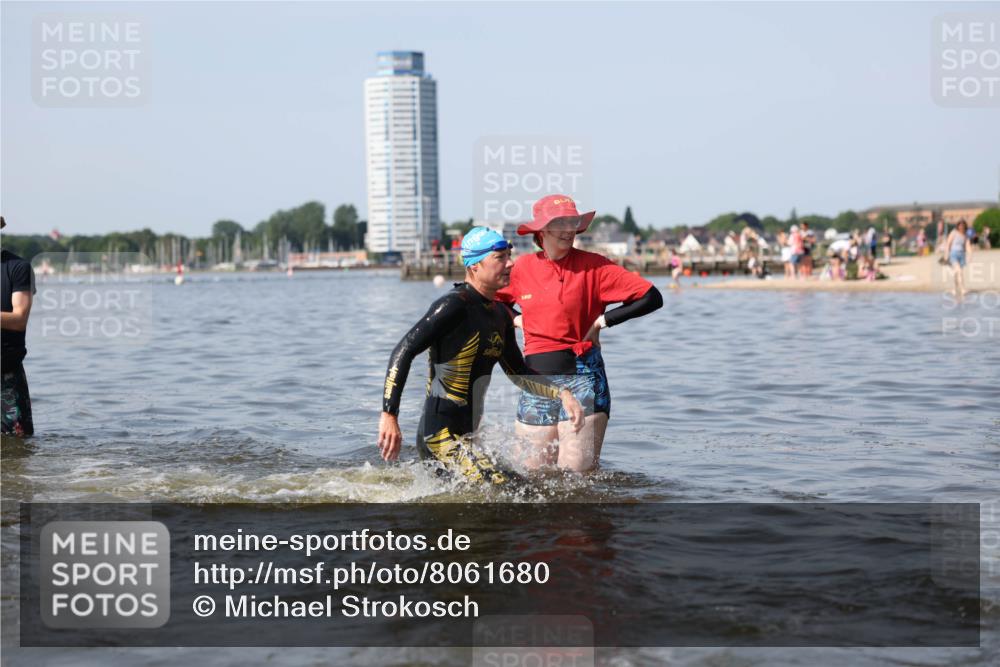 22.06.2025 - Viking Triathlon Michael Strokosch http://msf.ph/oto/8061680 22.06.2025 10:26:12 Schwimmen 9, 526, 617 meine-sportfotos.de