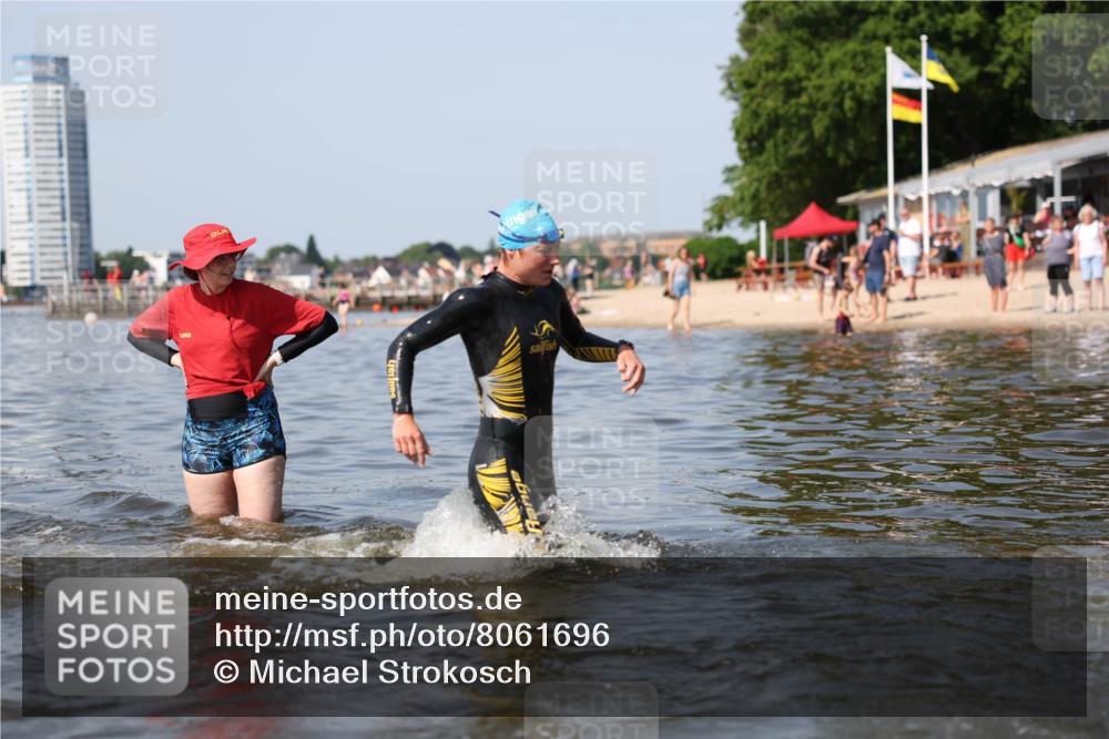 22.06.2025 - Viking Triathlon Michael Strokosch http://msf.ph/oto/8061696 22.06.2025 10:26:14 Schwimmen 9, 526, 617 meine-sportfotos.de