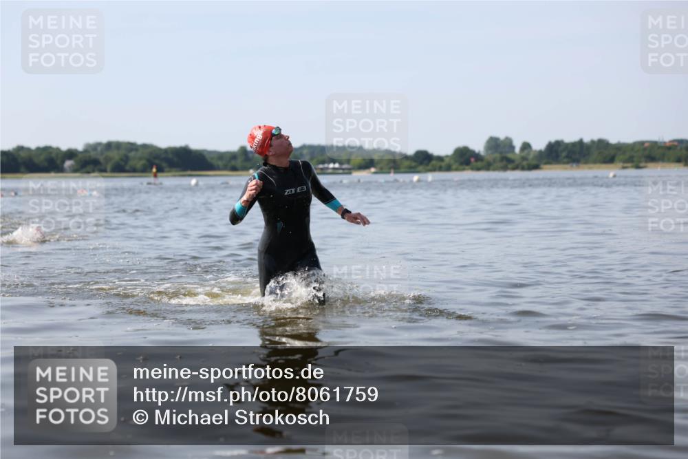22.06.2025 - Viking Triathlon Michael Strokosch http://msf.ph/oto/8061759 22.06.2025 10:26:45 Schwimmen 610, 661 meine-sportfotos.de