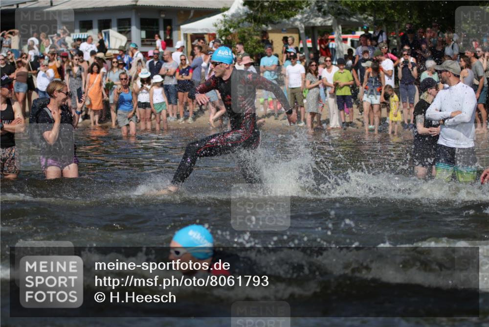 22.06.2025 - Viking Triathlon H.Heesch http://msf.ph/oto/8061793 22.06.2025 10:04:30 Schwimmen 146, 195, 209, 238, 239, 327, 335, 375, 377, 419, 447, 457, 482, 506, 514, 629, 662 meine-sportfotos.de