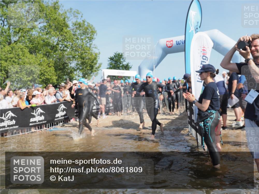 22.06.2025 - Viking Triathlon KatJ http://msf.ph/oto/8061809 22.06.2025 10:01:12 Schwimmen 12, 53, 63, 131, 147, 173, 214, 294, 330, 341, 350, 443, 444, 458, 488 meine-sportfotos.de