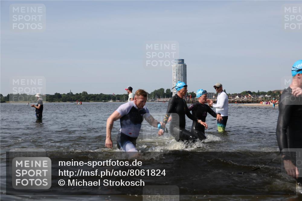 22.06.2025 - Viking Triathlon Michael Strokosch http://msf.ph/oto/8061824 22.06.2025 10:47:20 Schwimmen 51, 74, 76, 267, 421, 547 meine-sportfotos.de