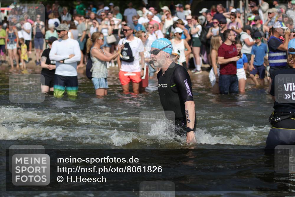22.06.2025 - Viking Triathlon H.Heesch http://msf.ph/oto/8061826 22.06.2025 10:04:33 Schwimmen 146, 209, 238, 239, 327, 335, 375, 419, 447, 457, 482, 506, 514, 629, 662 meine-sportfotos.de