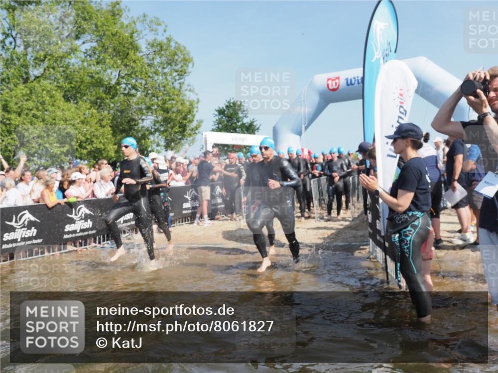 22.06.2025 - Viking Triathlon KatJ http://msf.ph/oto/8061827 22.06.2025 10:01:13 Schwimmen 53, 131, 147, 173, 214, 294, 330, 341, 443, 444, 488 meine-sportfotos.de