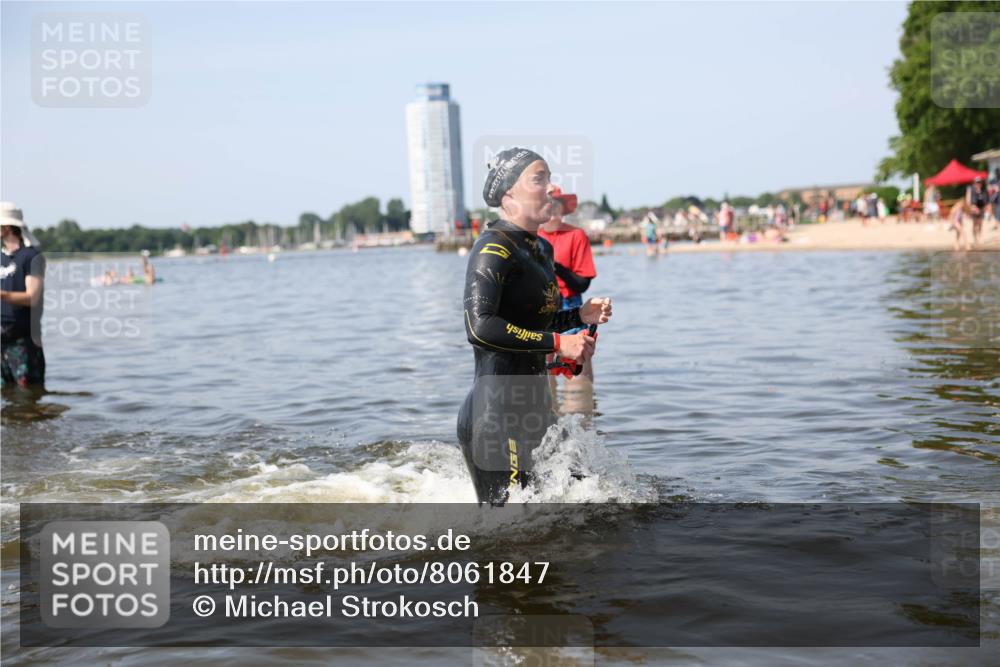 22.06.2025 - Viking Triathlon Michael Strokosch http://msf.ph/oto/8061847 22.06.2025 10:26:58 Schwimmen 52, 81, 145, 288, 610, 623, 661 meine-sportfotos.de