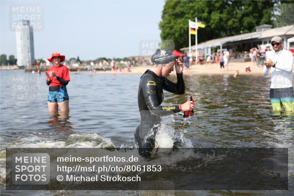 22.06.2025 - Viking Triathlon Michael Strokosch http://msf.ph/oto/8061853 22.06.2025 10:26:59 Schwimmen 52, 81, 145, 288, 623, 661 meine-sportfotos.de