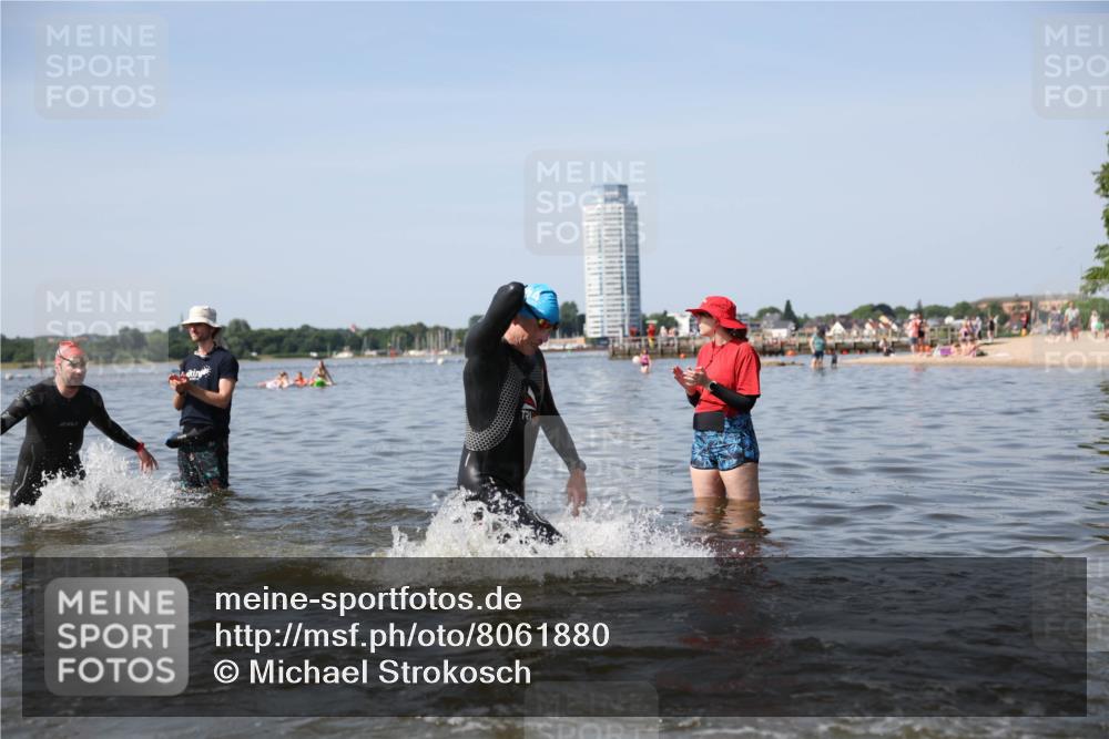 22.06.2025 - Viking Triathlon Michael Strokosch http://msf.ph/oto/8061880 22.06.2025 10:27:02 Schwimmen 52, 81, 145, 288, 623, 661 meine-sportfotos.de