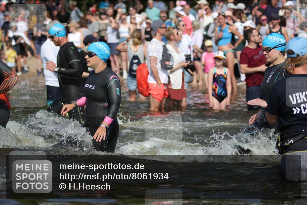 22.06.2025 - Viking Triathlon H.Heesch http://msf.ph/oto/8061934 22.06.2025 10:04:48 Schwimmen 29, 55, 70, 72, 85, 86, 245, 248, 281, 312, 316, 411, 428, 515, 550 meine-sportfotos.de