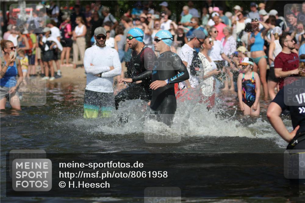 22.06.2025 - Viking Triathlon H.Heesch http://msf.ph/oto/8061958 22.06.2025 10:04:51 Schwimmen 29, 70, 72, 86, 248, 254, 281, 295, 312, 316, 394, 411, 509, 515, 527 meine-sportfotos.de