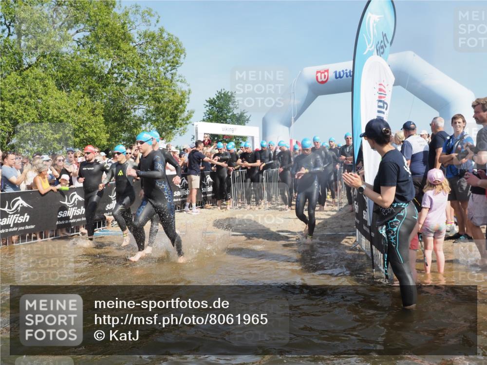 22.06.2025 - Viking Triathlon KatJ http://msf.ph/oto/8061965 22.06.2025 10:01:18 Schwimmen 38, 53, 131, 147, 173, 214, 284, 287, 311, 330, 341, 443, 444, 488, 643 meine-sportfotos.de