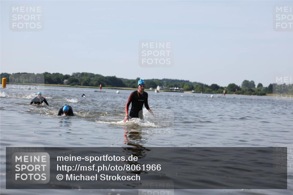 22.06.2025 - Viking Triathlon Michael Strokosch http://msf.ph/oto/8061966 22.06.2025 10:27:25 Schwimmen 272, 286, 611 meine-sportfotos.de