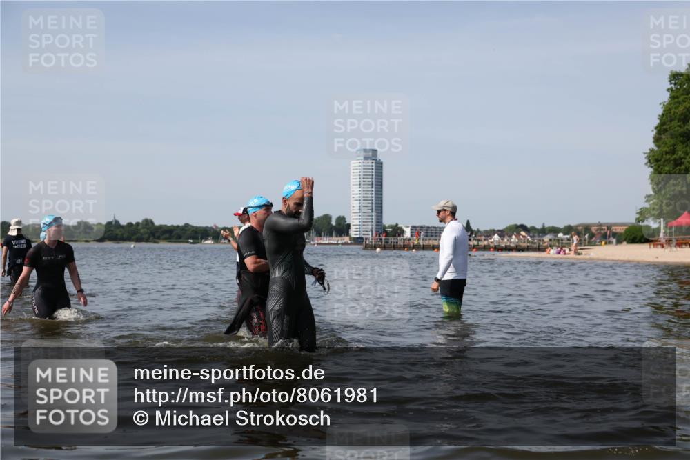 22.06.2025 - Viking Triathlon Michael Strokosch http://msf.ph/oto/8061981 22.06.2025 10:47:44 Schwimmen 71, 84, 183, 223, 261, 285, 452, 606 meine-sportfotos.de