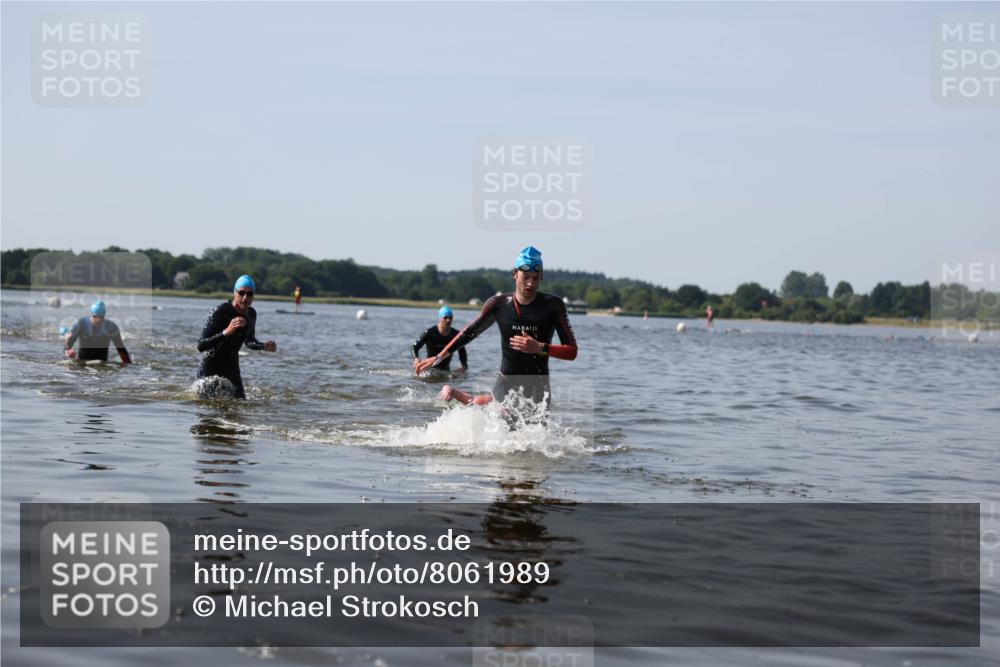 22.06.2025 - Viking Triathlon Michael Strokosch http://msf.ph/oto/8061989 22.06.2025 10:27:26 Schwimmen 272, 286, 611 meine-sportfotos.de