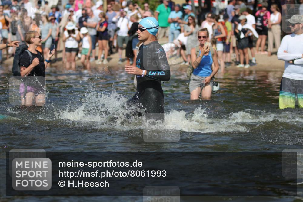 22.06.2025 - Viking Triathlon H.Heesch http://msf.ph/oto/8061993 22.06.2025 10:04:53 Schwimmen 29, 70, 72, 86, 248, 254, 281, 295, 312, 316, 362, 394, 411, 509, 515, 527 meine-sportfotos.de