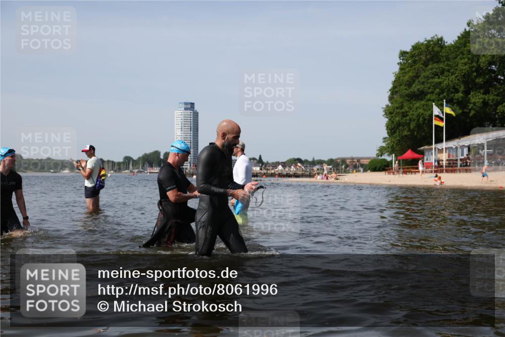 22.06.2025 - Viking Triathlon Michael Strokosch http://msf.ph/oto/8061996 22.06.2025 10:47:45 Schwimmen 71, 84, 183, 190, 223, 261, 285, 452, 606 meine-sportfotos.de