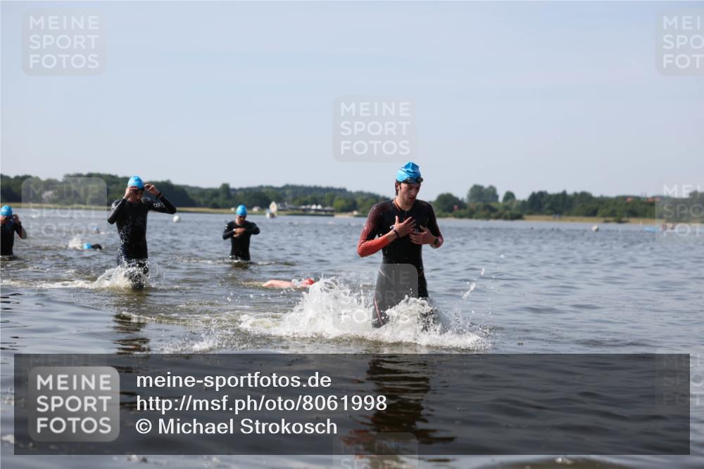 22.06.2025 - Viking Triathlon Michael Strokosch http://msf.ph/oto/8061998 22.06.2025 10:27:27 Schwimmen 1, 272, 286, 611 meine-sportfotos.de