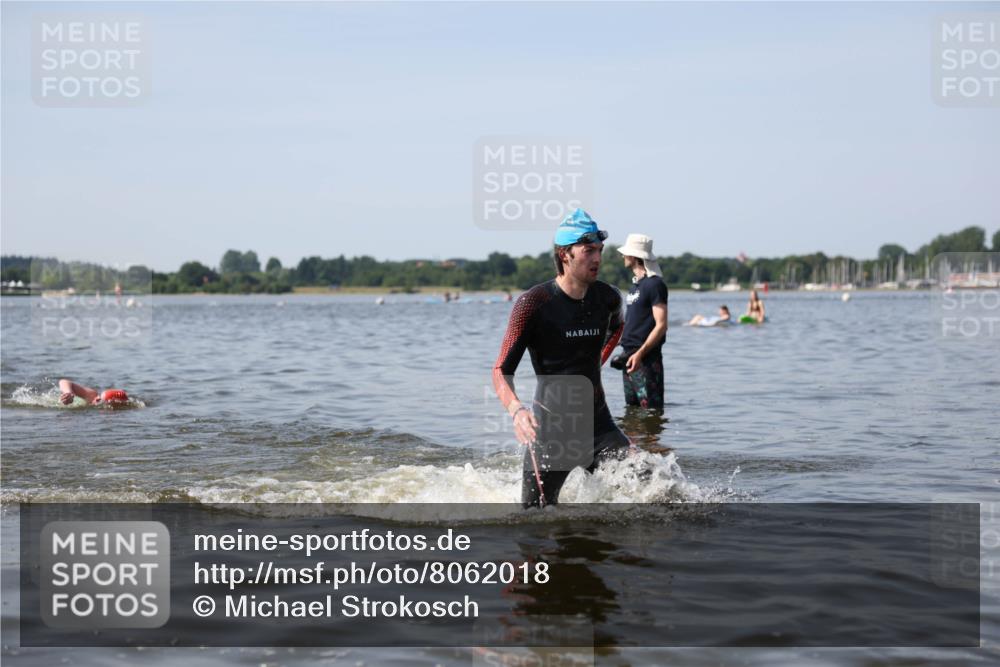 22.06.2025 - Viking Triathlon Michael Strokosch http://msf.ph/oto/8062018 22.06.2025 10:27:29 Schwimmen 1, 272, 286, 611 meine-sportfotos.de