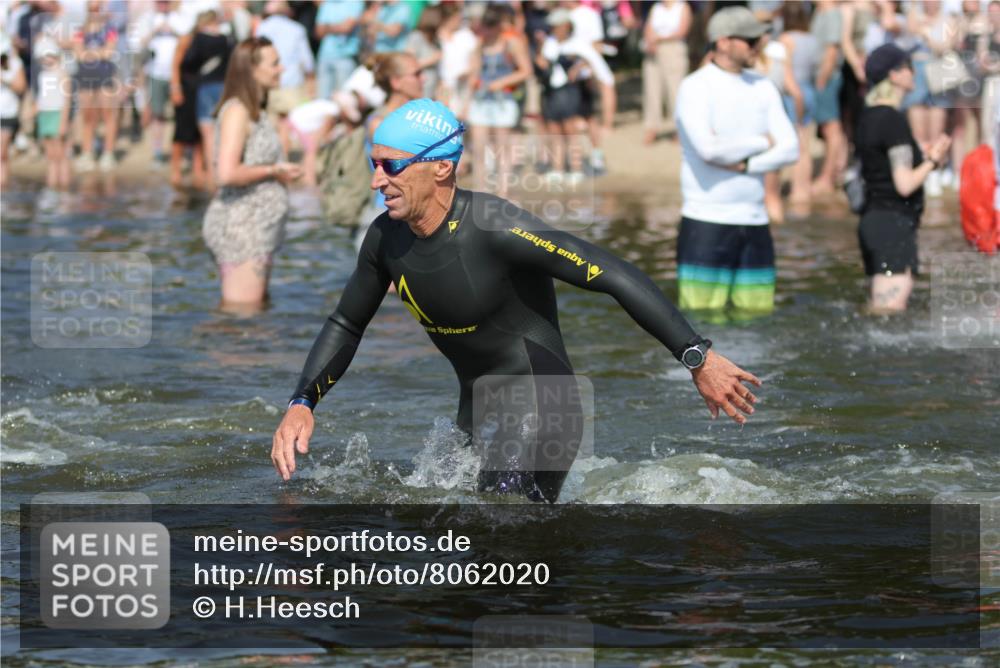 22.06.2025 - Viking Triathlon H.Heesch http://msf.ph/oto/8062020 22.06.2025 10:04:56 Schwimmen 29, 70, 72, 197, 248, 254, 295, 362, 394, 411, 416, 423, 509, 527, 620 meine-sportfotos.de