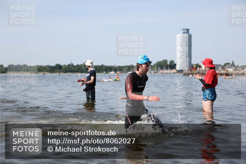 22.06.2025 - Viking Triathlon Michael Strokosch http://msf.ph/oto/8062027 22.06.2025 10:27:30 Schwimmen 1, 176, 272, 286, 611 meine-sportfotos.de