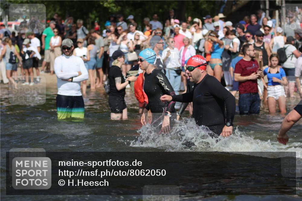 22.06.2025 - Viking Triathlon H.Heesch http://msf.ph/oto/8062050 22.06.2025 10:05:03 Schwimmen 197, 232, 254, 295, 362, 386, 394, 407, 416, 423, 500, 509, 527, 605, 620 meine-sportfotos.de