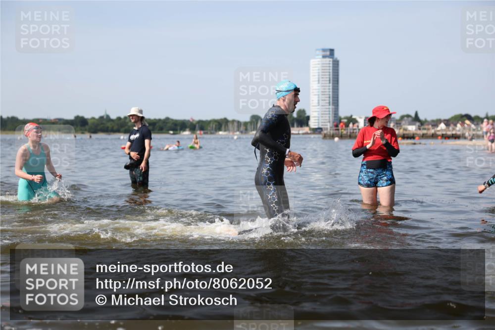 22.06.2025 - Viking Triathlon Michael Strokosch http://msf.ph/oto/8062052 22.06.2025 10:27:33 Schwimmen 1, 176, 272, 286, 611 meine-sportfotos.de