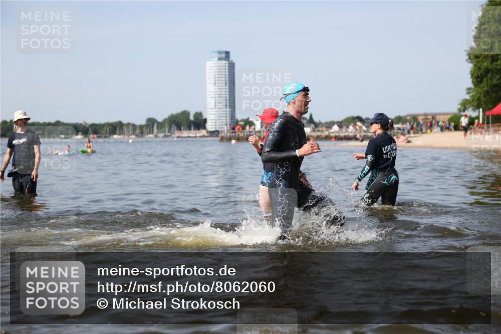 22.06.2025 - Viking Triathlon Michael Strokosch http://msf.ph/oto/8062060 22.06.2025 10:27:33 Schwimmen 1, 176, 272, 286, 611 meine-sportfotos.de