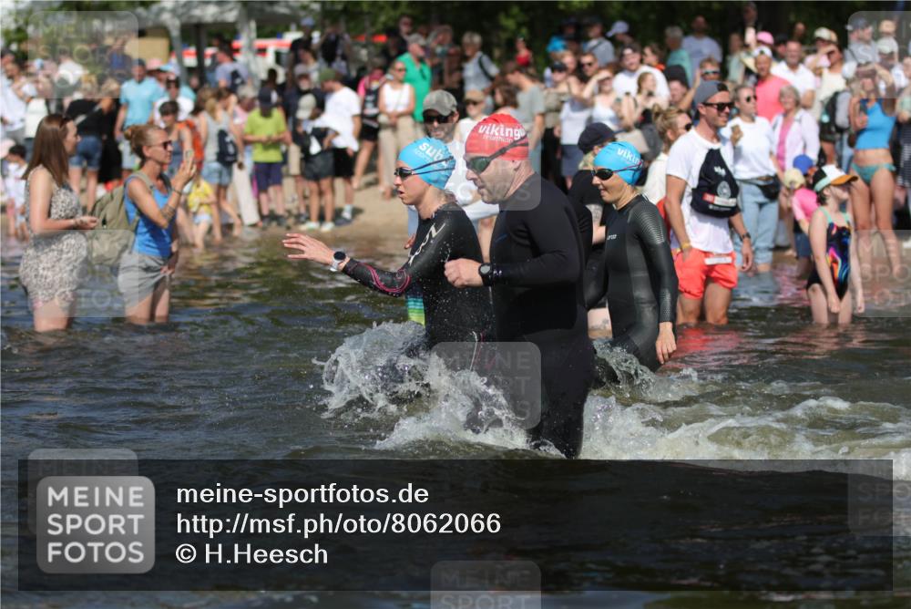 22.06.2025 - Viking Triathlon H.Heesch http://msf.ph/oto/8062066 22.06.2025 10:05:03 Schwimmen 197, 232, 254, 295, 362, 386, 394, 407, 416, 423, 500, 509, 527, 605, 620 meine-sportfotos.de