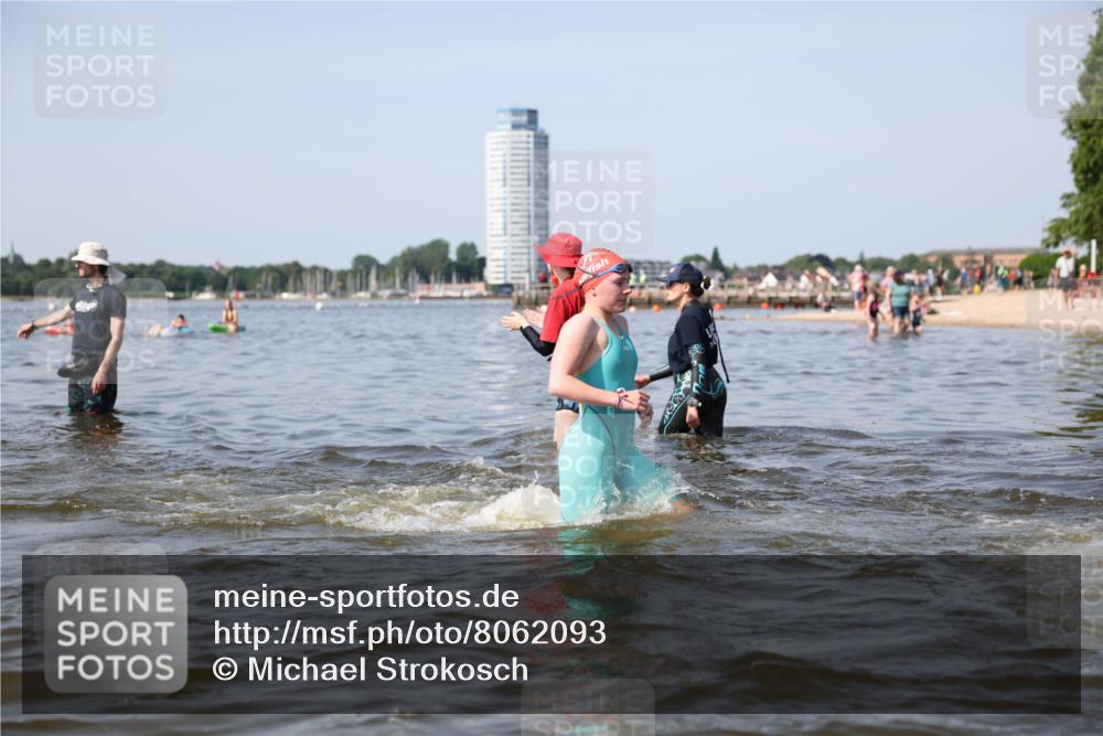 22.06.2025 - Viking Triathlon Michael Strokosch http://msf.ph/oto/8062093 22.06.2025 10:27:35 Schwimmen 1, 176, 272, 286, 611 meine-sportfotos.de
