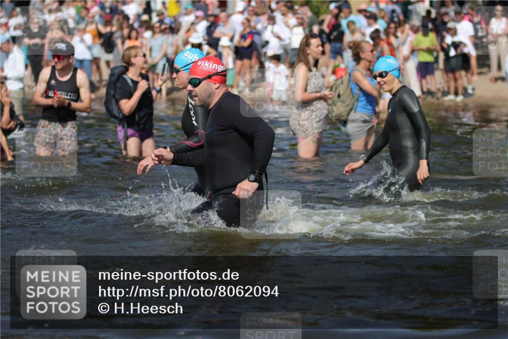 22.06.2025 - Viking Triathlon H.Heesch http://msf.ph/oto/8062094 22.06.2025 10:05:04 Schwimmen 197, 232, 254, 362, 386, 388, 394, 395, 407, 416, 423, 500, 527, 605, 620 meine-sportfotos.de