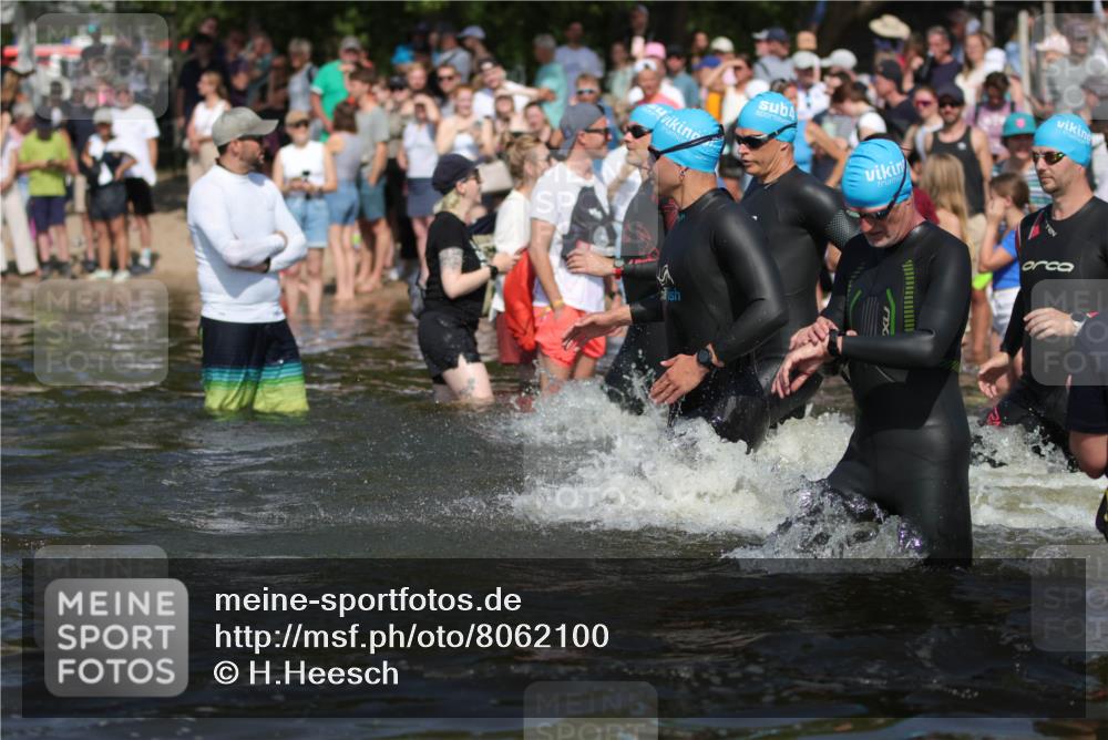 22.06.2025 - Viking Triathlon H.Heesch http://msf.ph/oto/8062100 22.06.2025 10:05:06 Schwimmen 94, 197, 232, 291, 362, 386, 388, 395, 407, 416, 423, 500, 605, 620, 627 meine-sportfotos.de