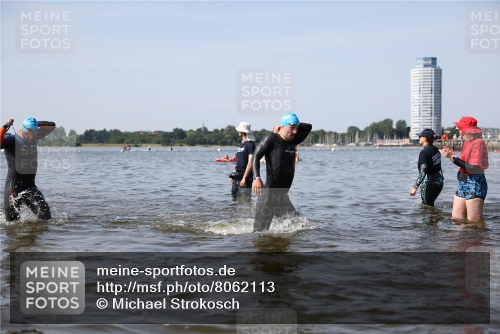 22.06.2025 - Viking Triathlon Michael Strokosch http://msf.ph/oto/8062113 22.06.2025 10:27:37 Schwimmen 1, 176, 272, 286, 611 meine-sportfotos.de