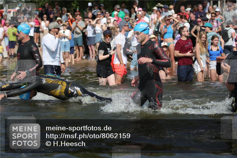 22.06.2025 - Viking Triathlon H.Heesch http://msf.ph/oto/8062159 22.06.2025 10:05:13 Schwimmen 94, 171, 172, 232, 291, 346, 386, 388, 389, 395, 418, 500, 605, 627 meine-sportfotos.de