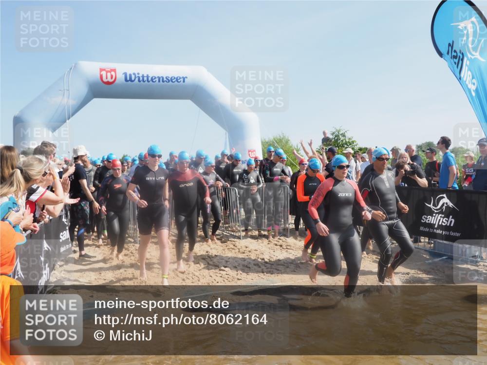 22.06.2025 - Viking Triathlon MichiJ http://msf.ph/oto/8062164 22.06.2025 10:07:32 Schwimmen 23, 121, 155, 213, 235, 256, 270, 285, 317, 342, 343, 353, 421, 476, 484, 531, 615 meine-sportfotos.de