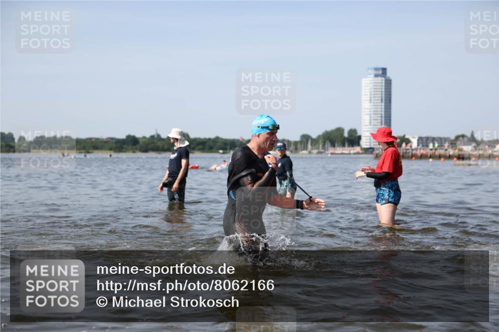 22.06.2025 - Viking Triathlon Michael Strokosch http://msf.ph/oto/8062166 22.06.2025 10:27:40 Schwimmen 1, 176, 198, 230, 272, 534, 611 meine-sportfotos.de