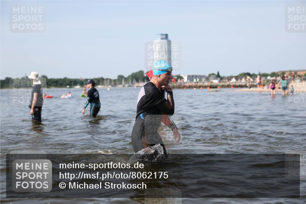 22.06.2025 - Viking Triathlon Michael Strokosch http://msf.ph/oto/8062175 22.06.2025 10:27:41 Schwimmen 1, 176, 198, 230, 272, 534, 611 meine-sportfotos.de