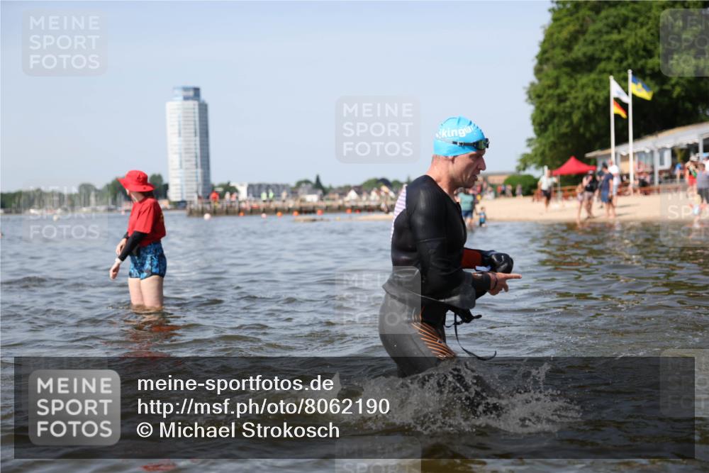 22.06.2025 - Viking Triathlon Michael Strokosch http://msf.ph/oto/8062190 22.06.2025 10:27:42 Schwimmen 1, 176, 198, 230, 272, 534, 611 meine-sportfotos.de