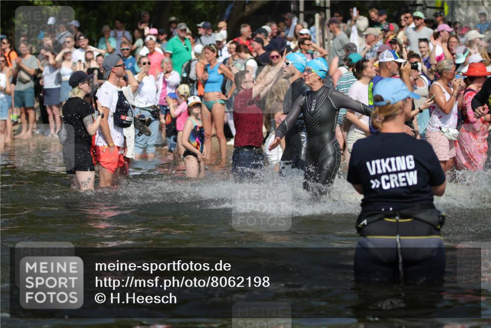 22.06.2025 - Viking Triathlon H.Heesch http://msf.ph/oto/8062198 22.06.2025 10:05:17 Schwimmen 57, 59, 61, 94, 138, 171, 172, 291, 346, 388, 389, 395, 418, 536, 627 meine-sportfotos.de